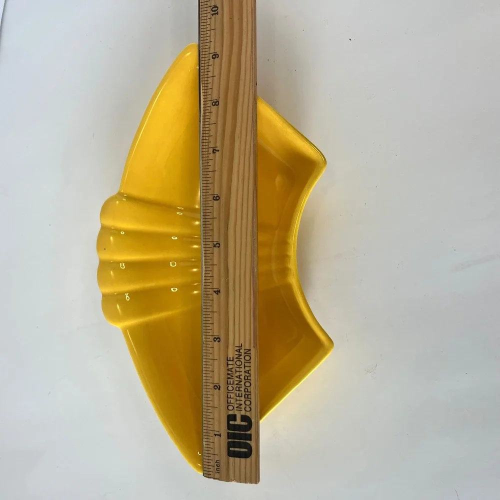 Vintage California USA L61‎ Yellow Fan Shell Shaped Pottery Dish Mid Century MCM